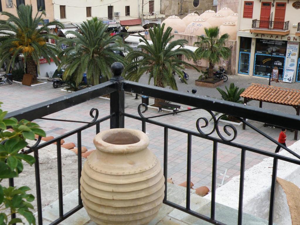 Traditional Idramon Hotel خانيا المظهر الخارجي الصورة